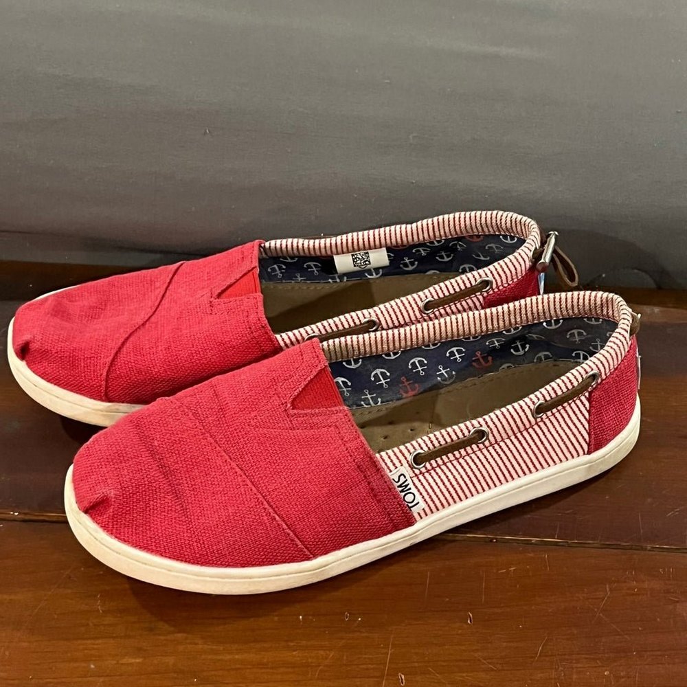 TOMS shoes